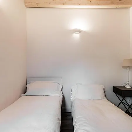 Paradise Terrace - The House Of Travelers Apartment